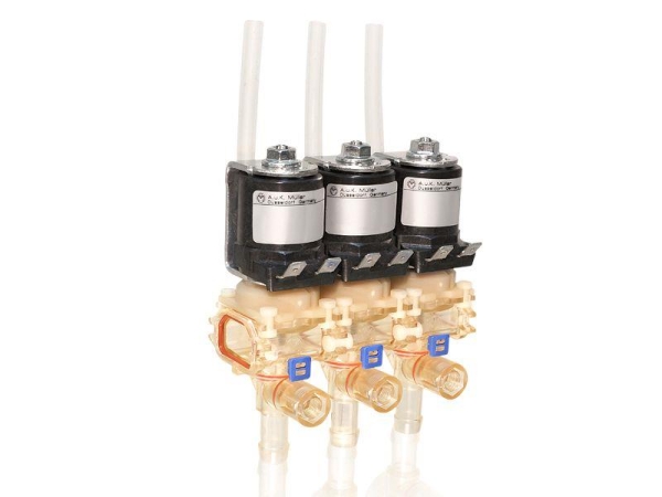A.u.K. Müller Blockventil 3-fach 24 Volt DC Serie 46.008.116