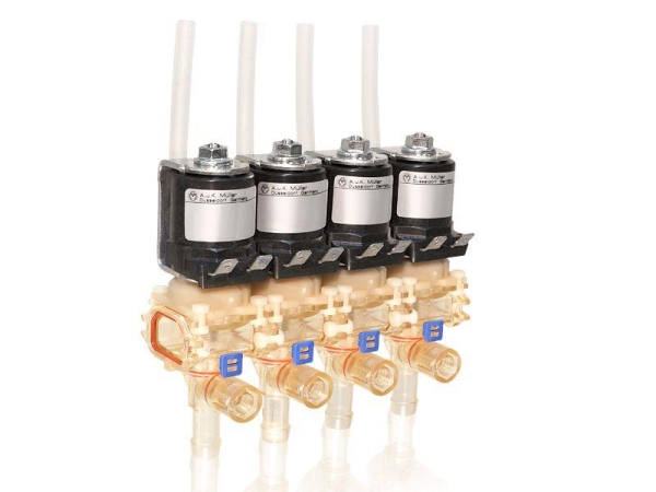 A. und K. Müller Blockventil 4-fach 24 Volt DC Serie 46.008.116