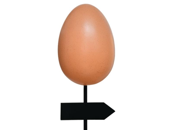 XL Deko Ei (braun-matt, gesprenkelt) mit Werbepfeil für den Außenbereich
